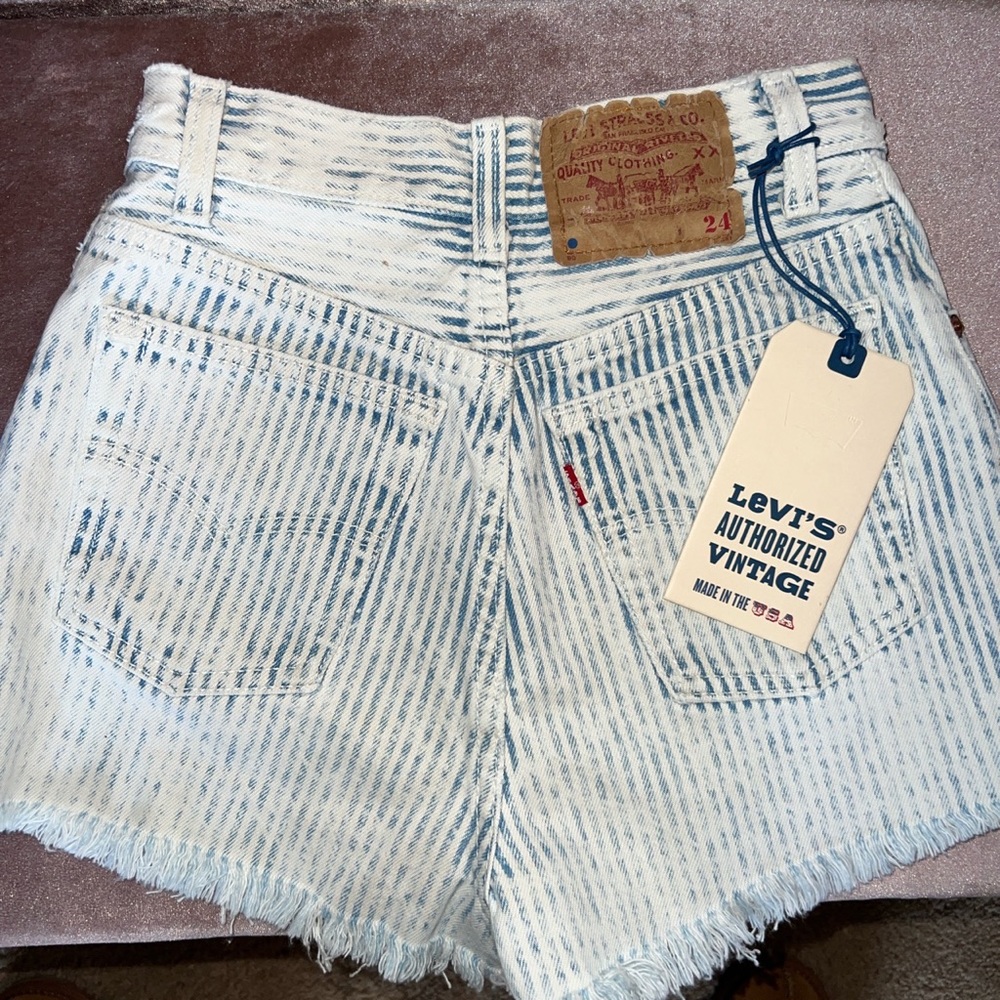 Brand new deadstock hand painted Levi’s shorts